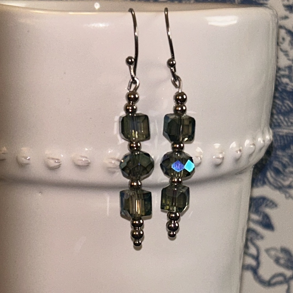 Handmade 💚Aqua Green Faceted Rondelle Earrings - Picture 3 of 6